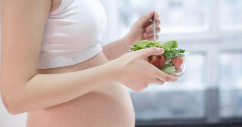 11 Makanan yang Perlu Dihindari selama Kehamilan, Penting Mama Tahu!
